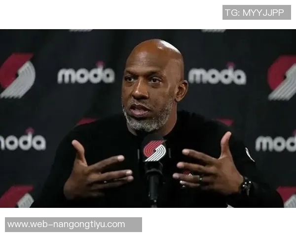 阿里纳斯节目组直言开拓者无望胜利应早早解雇昌西以节省开支