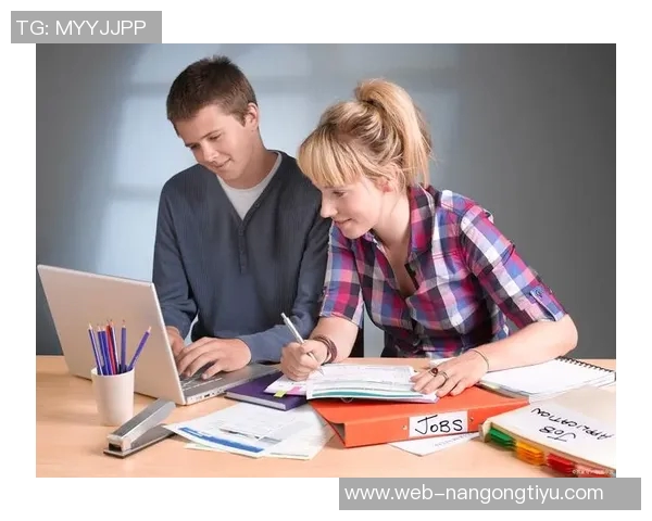 杨瀚森积极学习英语外教辅导助力球队成长与个人提升 杨瀚森积极学习英语外教辅导助力球队成长与个人提升