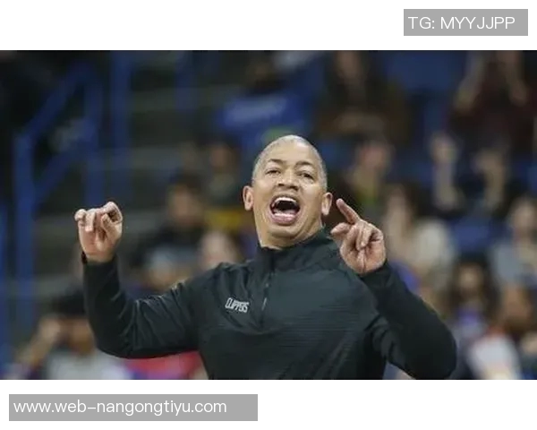 小里评论保罗派对冷清现象揭示球队文化缺失问题 小里评论保罗派对冷清现象揭示球队文化缺失问题