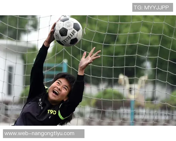 合肥U18女足教练郑伟强调稳扎稳打培养年轻球员的重要性