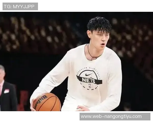 媒体人认为曾凡博不应被特别对待上场时间应适度减少