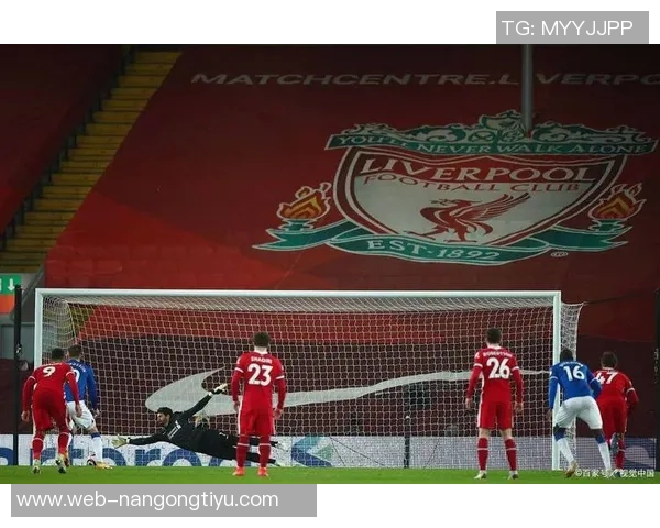 那不勒斯巴黎勒沃库森争夺20岁弗莱堡中场新星曼赞比