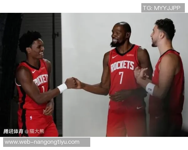 范弗里特盛赞KD与小卡称他们是自己见过最强的队友