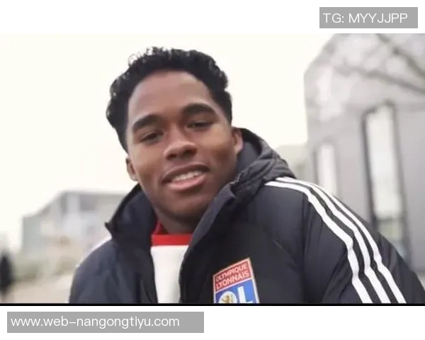 里昂冬窗计划租借恩德里克福法纳和莫顿将继续留队至明夏 里昂冬窗计划租借恩德里克福法纳和莫顿将继续留队至明夏