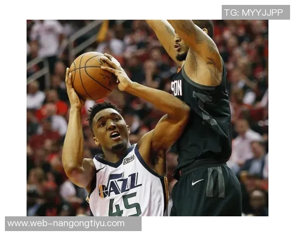 沃特森表现平平三分命中率仅三成贡献13分3板3助3帽却有三失误三犯规 沃特森表现平平三分命中率仅三成贡献13分3板3助3帽却有三失误三犯规